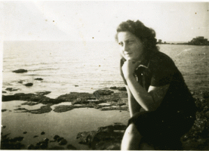 An image of Hannah Senesz, a Jewish poet and writer, pulled from RedHairCrow.com.